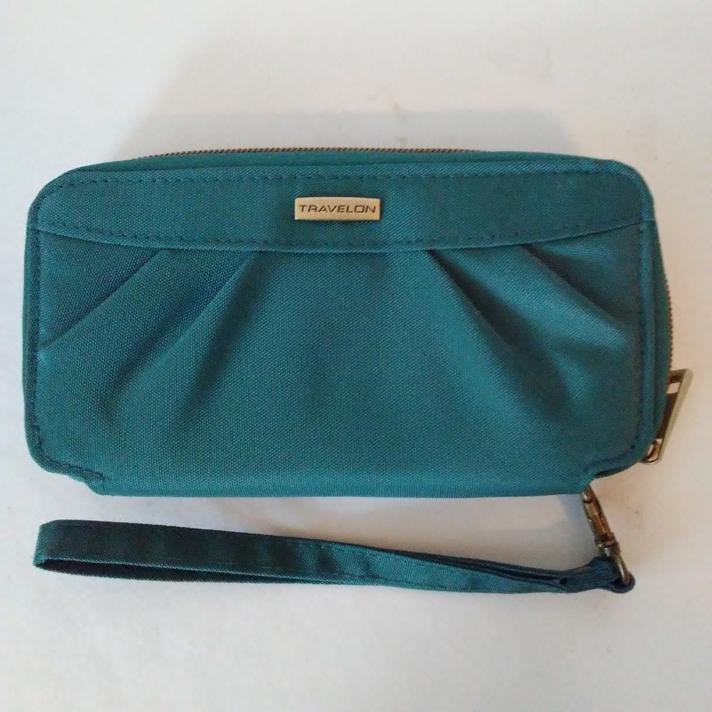 TRAVELON Safe ID RFID Anti- Theft Women's Wristlet